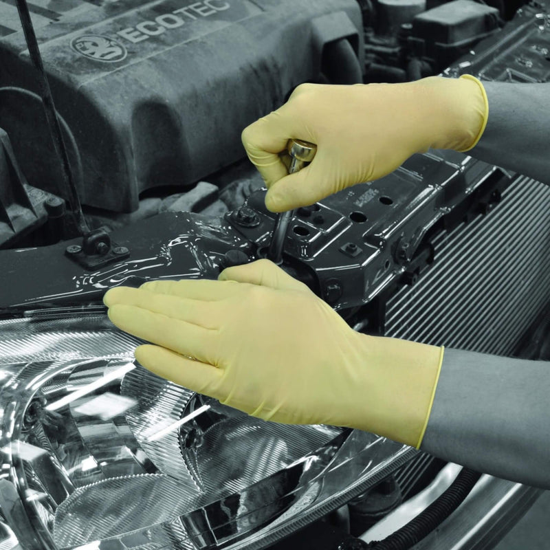 Shield GD45 Powdered Disposable Latex Gloves | Latex Gloves used in the automotive industry by mechanics | www.theglovestore.co.uk