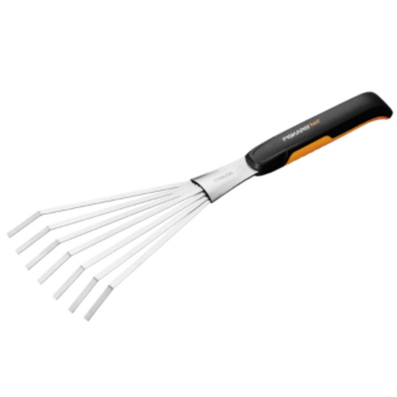 Fiskars Xact Hand Rake | www.theglovestore.co.uk